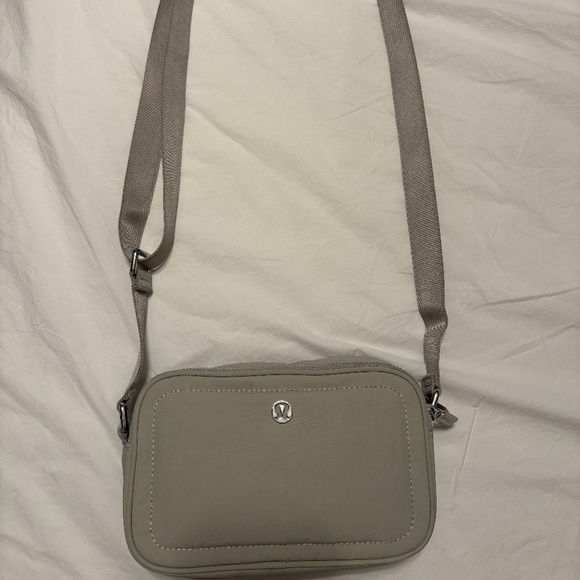 Lululemon Crossbody Camera Bag - Picture 2 of 3